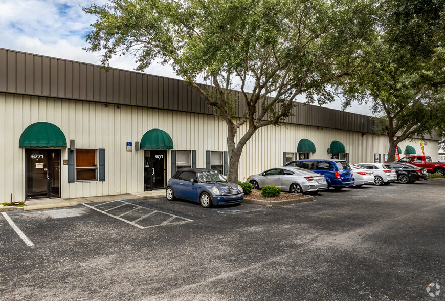 6771 Whitfield Industrial Ave, Sarasota, FL à louer - Photo de l’immeuble – Image 1 sur 8