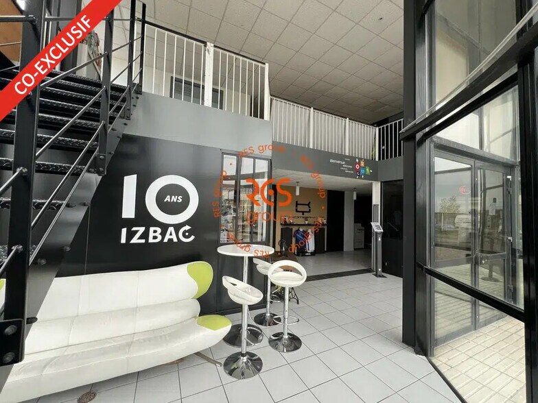 Local d'activités dans Artigues-près-Bordeaux à vendre - Photo de l’immeuble – Image 2 sur 10