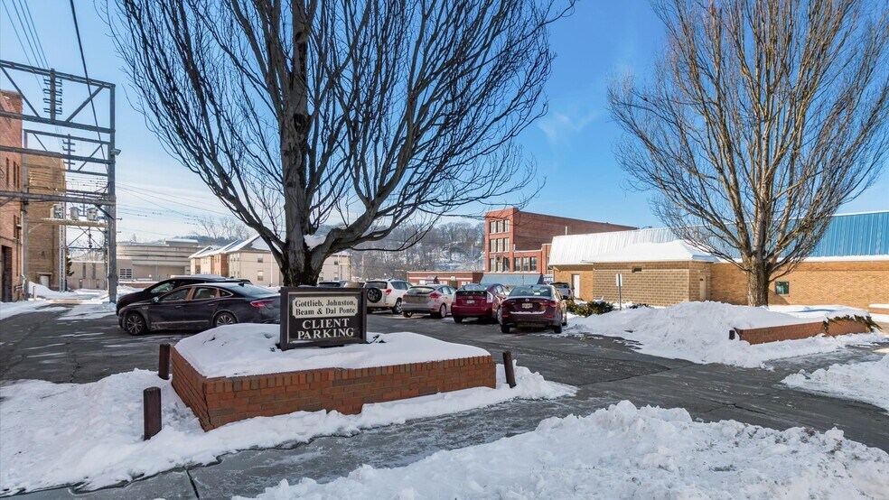 320 Main St, Zanesville, OH à louer - Photo de l’immeuble – Image 3 sur 4