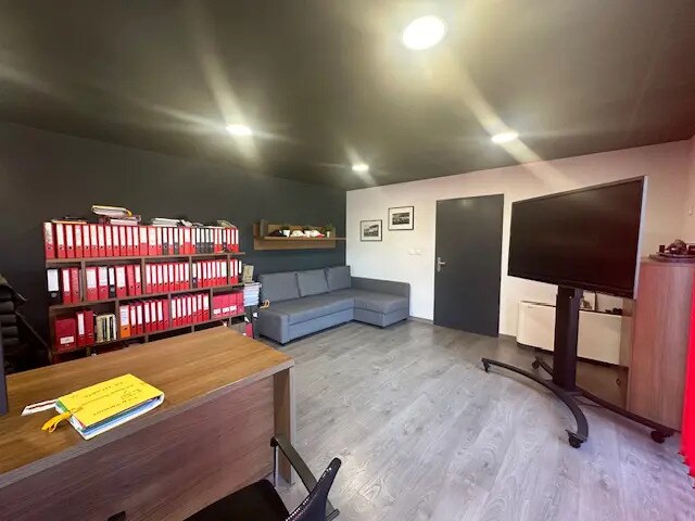 Local d'activités dans Velaux à vendre - Photo de l’immeuble – Image 1 sur 13