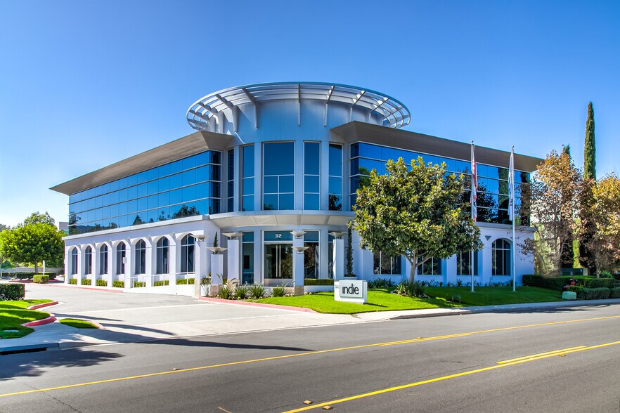 32 Journey, Aliso Viejo, CA à louer - Photo de l’immeuble – Image 2 sur 9