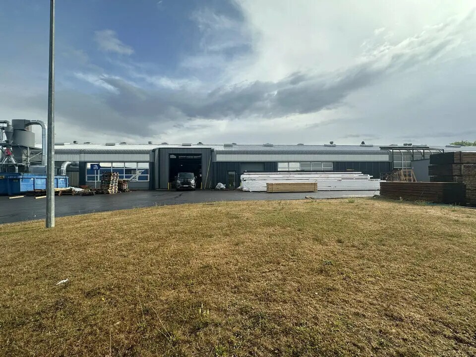 Local d’activités dans Reims à louer Photo de l’immeuble– Image 1 sur 11