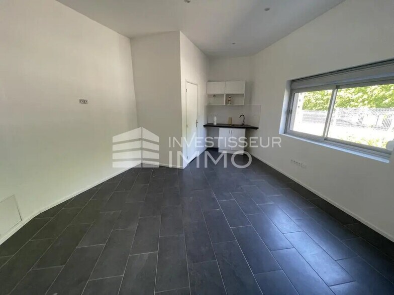 Bureau dans Samoreau à louer - Photo de l’immeuble – Image 3 sur 5