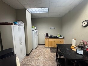 639 Isbell Rd, Reno, NV à louer Photo intérieure– Image 2 sur 4
