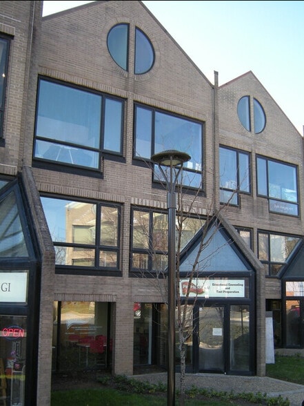 6721 Curran St, McLean, VA à louer - Photo de l’immeuble – Image 2 sur 8