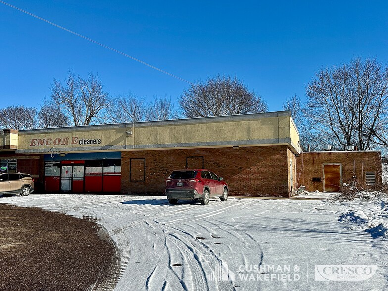 1744 Goodyear Blvd, Akron, OH à vendre - Photo de l’immeuble – Image 3 sur 4
