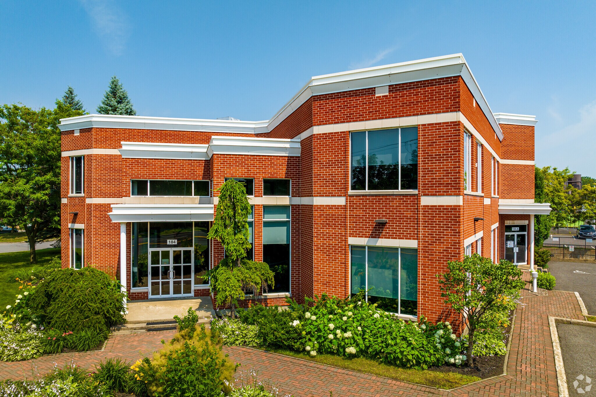 184 Rue De Normandie, Boucherville, QC à louer Photo principale– Image 1 sur 7