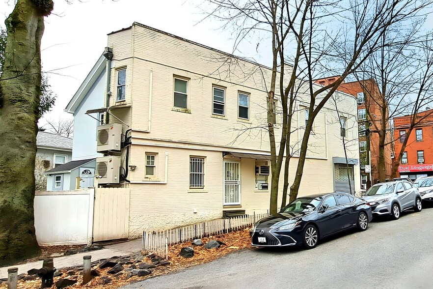 5731 Mosholu Ave, Bronx, NY à vendre - Photo de l’immeuble – Image 3 sur 16