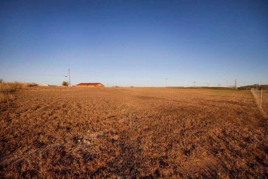 2001 Spring Valley Rd, Junction City, KS à vendre - Autre – Image 3 sur 8