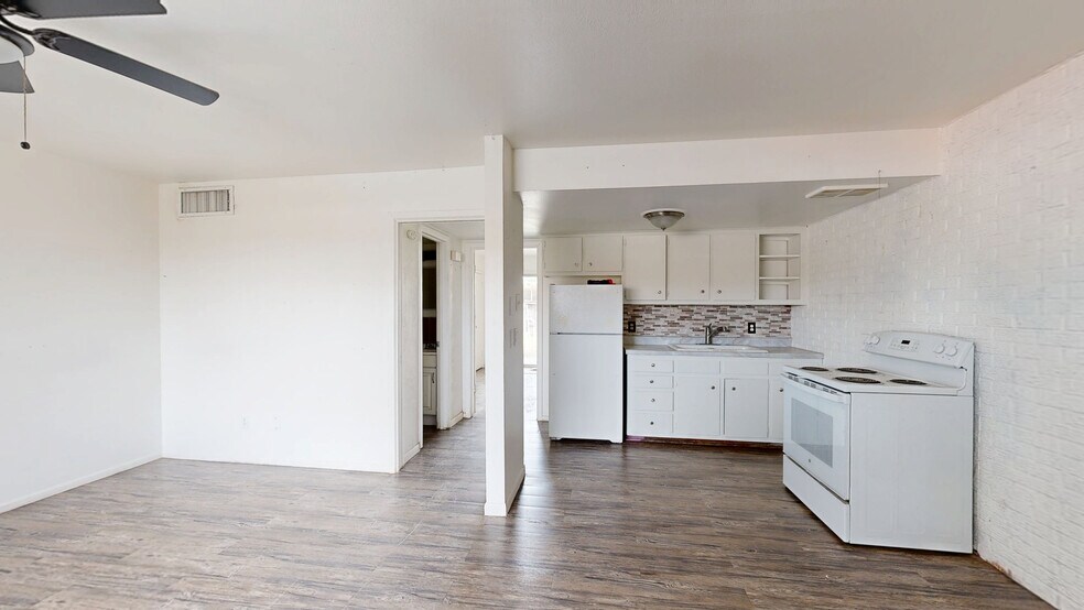 1001 N Grandview Ave, Odessa, TX à vendre - Numérisation 3D Matterport – Image 3 sur 21