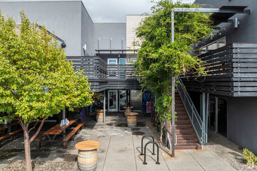 777 S Center St, Reno, NV à louer - Photo de l’immeuble – Image 3 sur 5