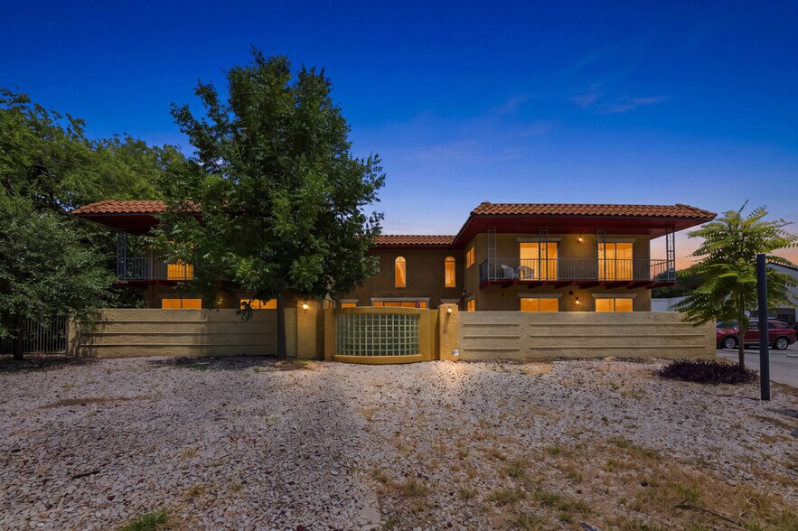 1131 Babcock Rd, San Antonio, TX à vendre - Photo de l’immeuble – Image 1 sur 25