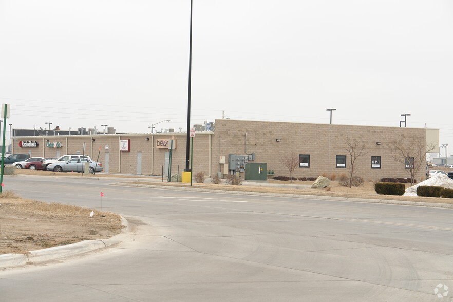 4333 Vine St, Hays, KS à louer - Photo de l’immeuble – Image 3 sur 7