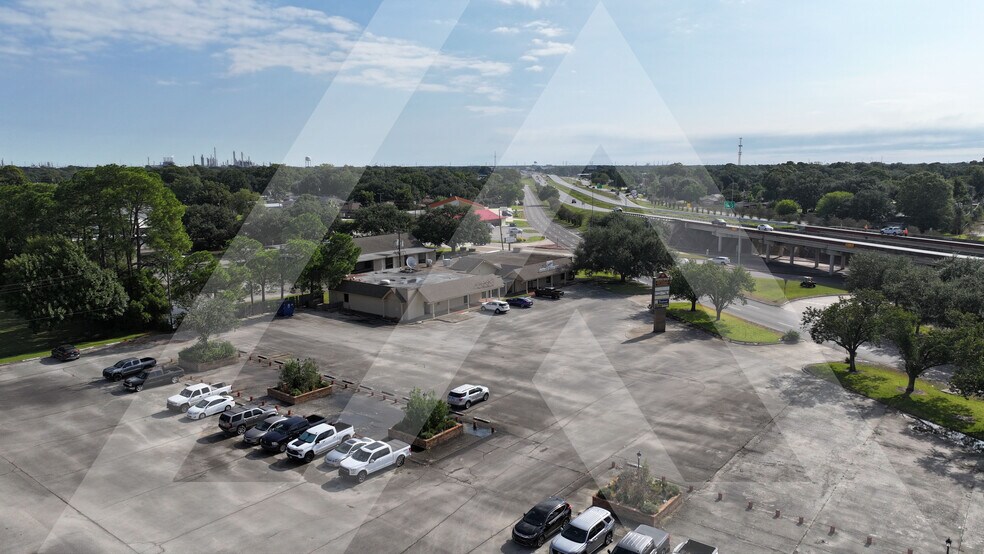 5601 E Parkway St, Groves, TX à vendre - Photo de l’immeuble – Image 3 sur 9