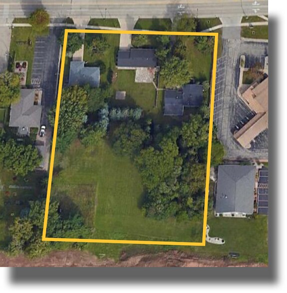 2107-2115-2125 9th Ave, Oshkosh, WI à vendre - Photo de l’immeuble – Image 2 sur 4