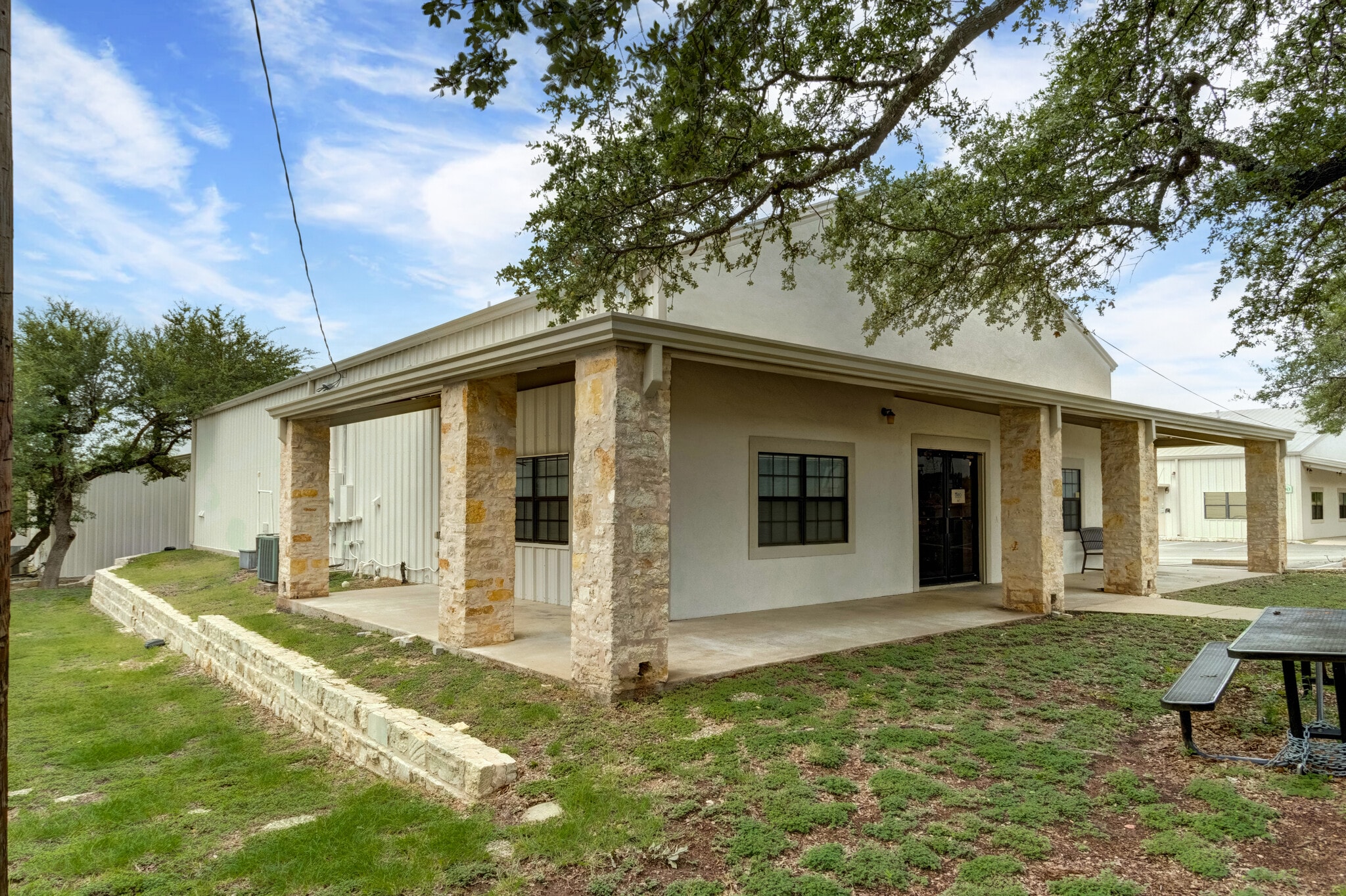 14141 Hwy 290, Austin, TX à louer Photo de l’immeuble– Image 1 sur 5