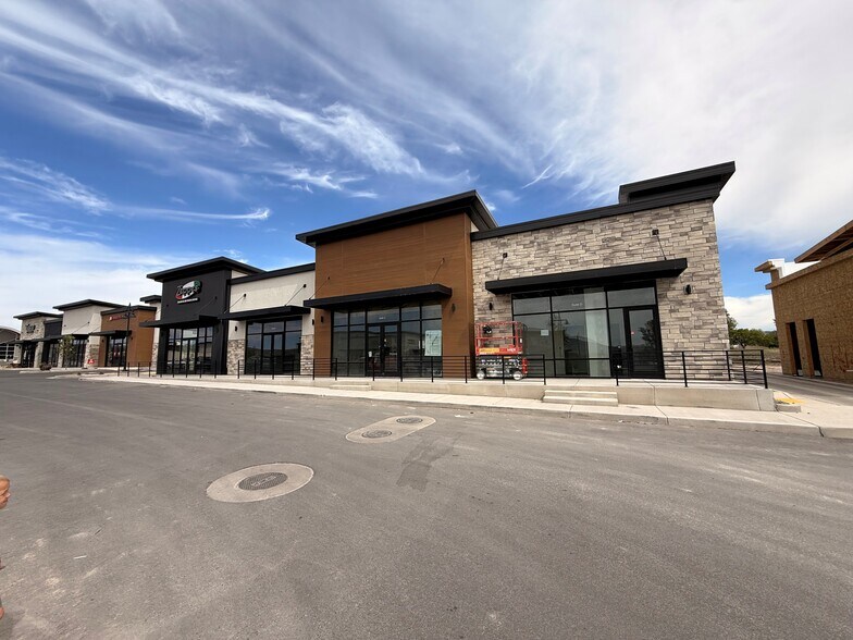 337 E Crossroads Blvd, Saratoga Springs, UT à louer - Photo de l’immeuble – Image 2 sur 3