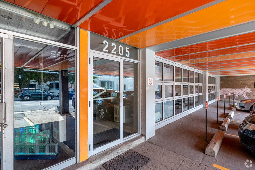 2205 Rue Parthenais, Montréal, QC à louer - Photo de l’immeuble – Image 3 sur 4