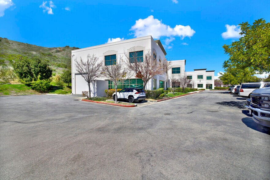 232 Avenida Fabricante, San Clemente, CA à louer - Photo de l’immeuble – Image 2 sur 10