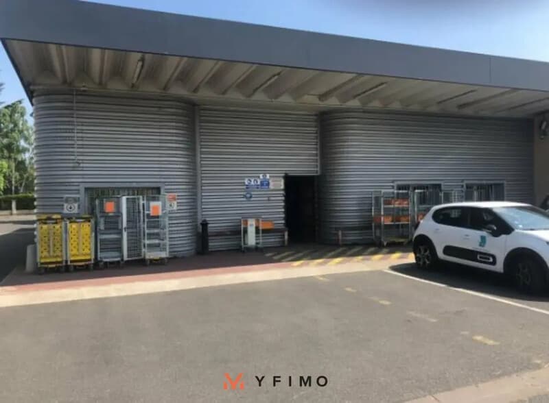 Local d'activités dans Conflans-Sainte-Honorine à vendre - Photo de l’immeuble – Image 2 sur 7