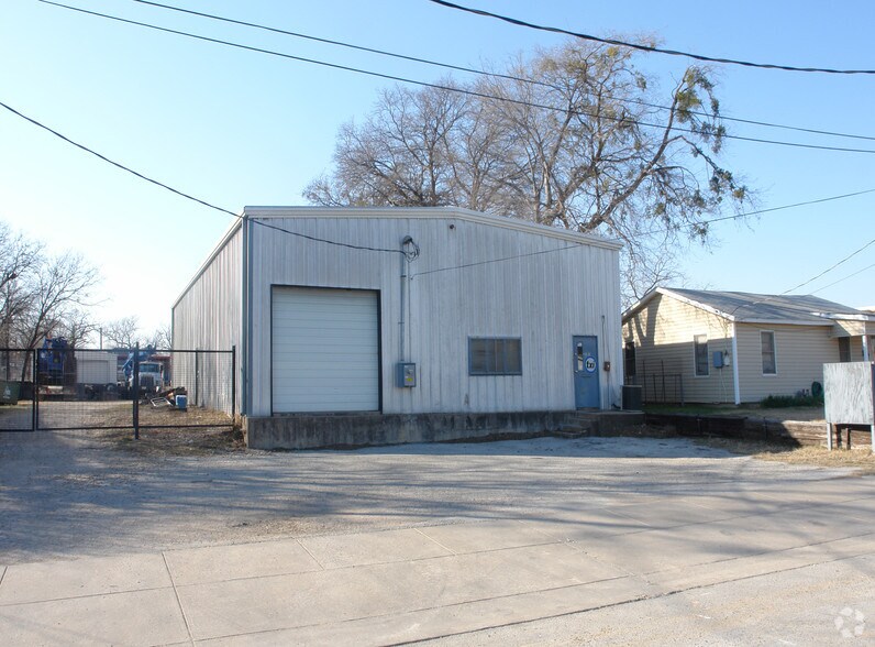 2101 Delante St, Haltom City, TX à louer - Photo de l’immeuble – Image 3 sur 4