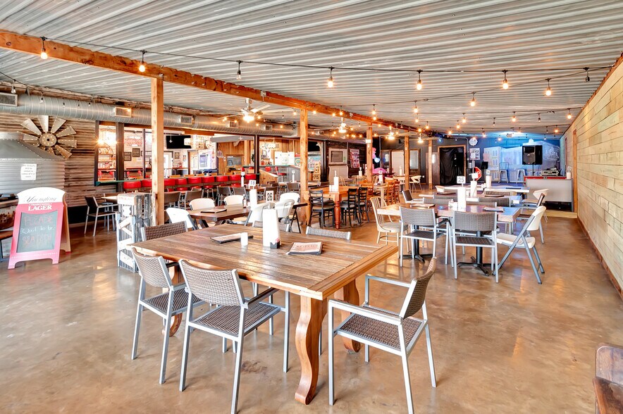 321 Kolle Road, Inez, TX à vendre - Photo intérieure – Image 2 sur 33