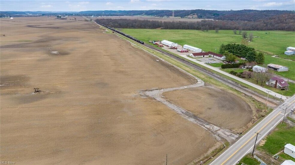 9360 BLACK RUN Rd, Frazeysburg, OH à vendre - Photo de l’immeuble – Image 2 sur 5