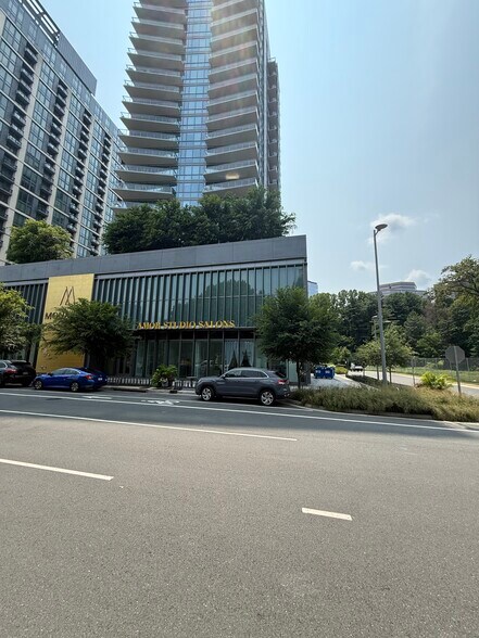 7917 Westpark Dr, Tysons, VA à louer - Photo de l’immeuble – Image 3 sur 3