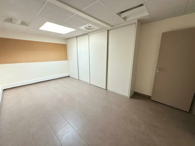 Local d’activités dans Baillet-en-France à louer - Photo intérieure – Image 3 sur 11
