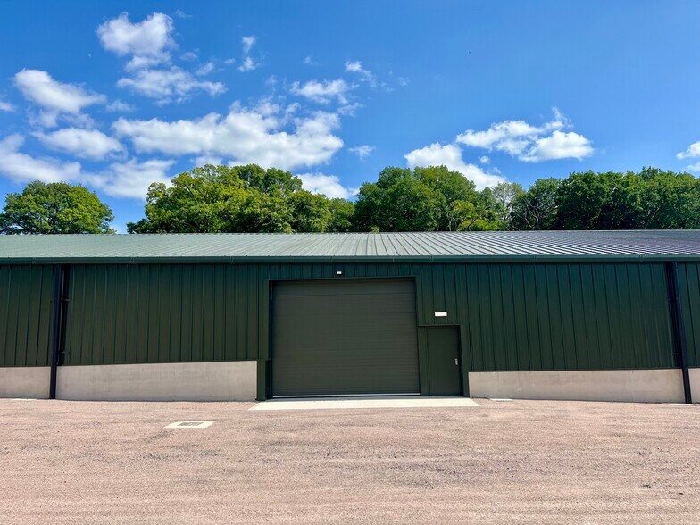 Lasham Rd, Lasham à louer - Photo de l’immeuble – Image 3 sur 9