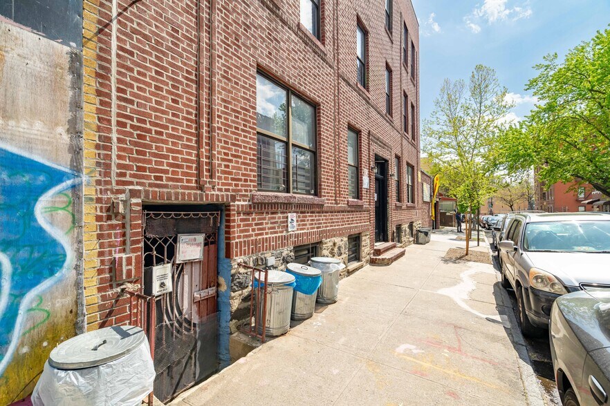 2466 Beaumont Ave, Bronx, NY à vendre - Photo de l’immeuble – Image 3 sur 4