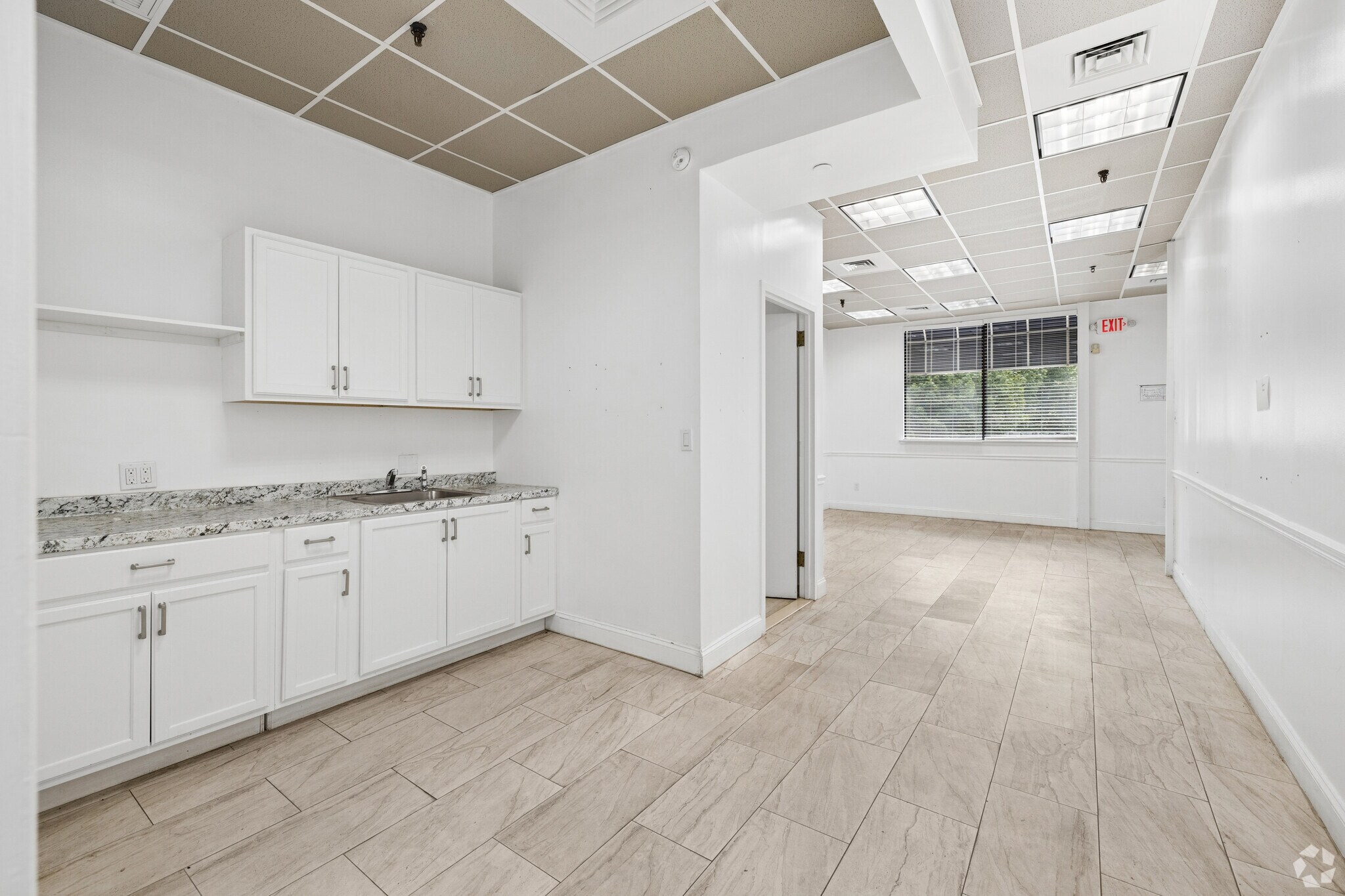 949-955 Yonkers Ave, Yonkers, NY à louer Photo intérieure– Image 1 sur 1