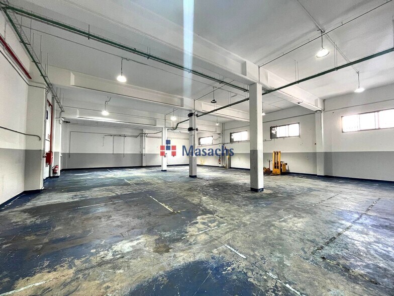 Industriel/Logistique dans Cornellà de Llobregat, Barcelona à louer - Photo de l’immeuble – Image 2 sur 18