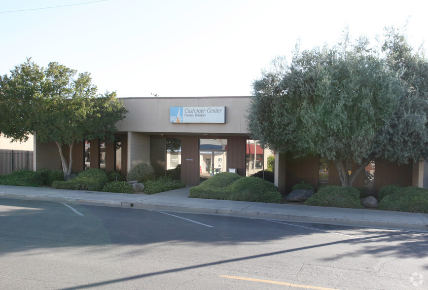 152 N K St, Dinuba, CA à vendre - Photo de l’immeuble – Image 2 sur 2
