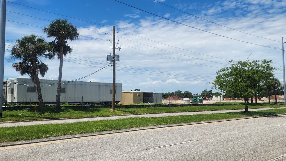 11,000 SF Office PD portefeuille de 3 biens à vendre sur LoopNet.fr - Photo de l’immeuble – Image 3 sur 19