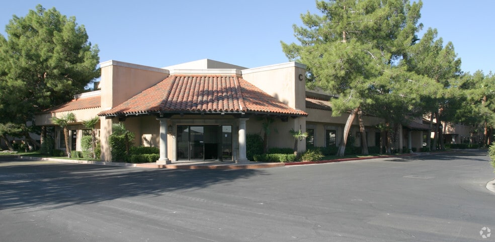 175 E Reno Ave, Las Vegas, NV à louer - Photo de l’immeuble – Image 3 sur 13