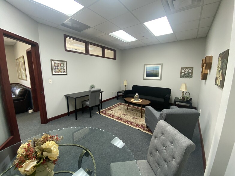 123 W Washington St, Oswego, IL à louer - Photo intérieure – Image 2 sur 22