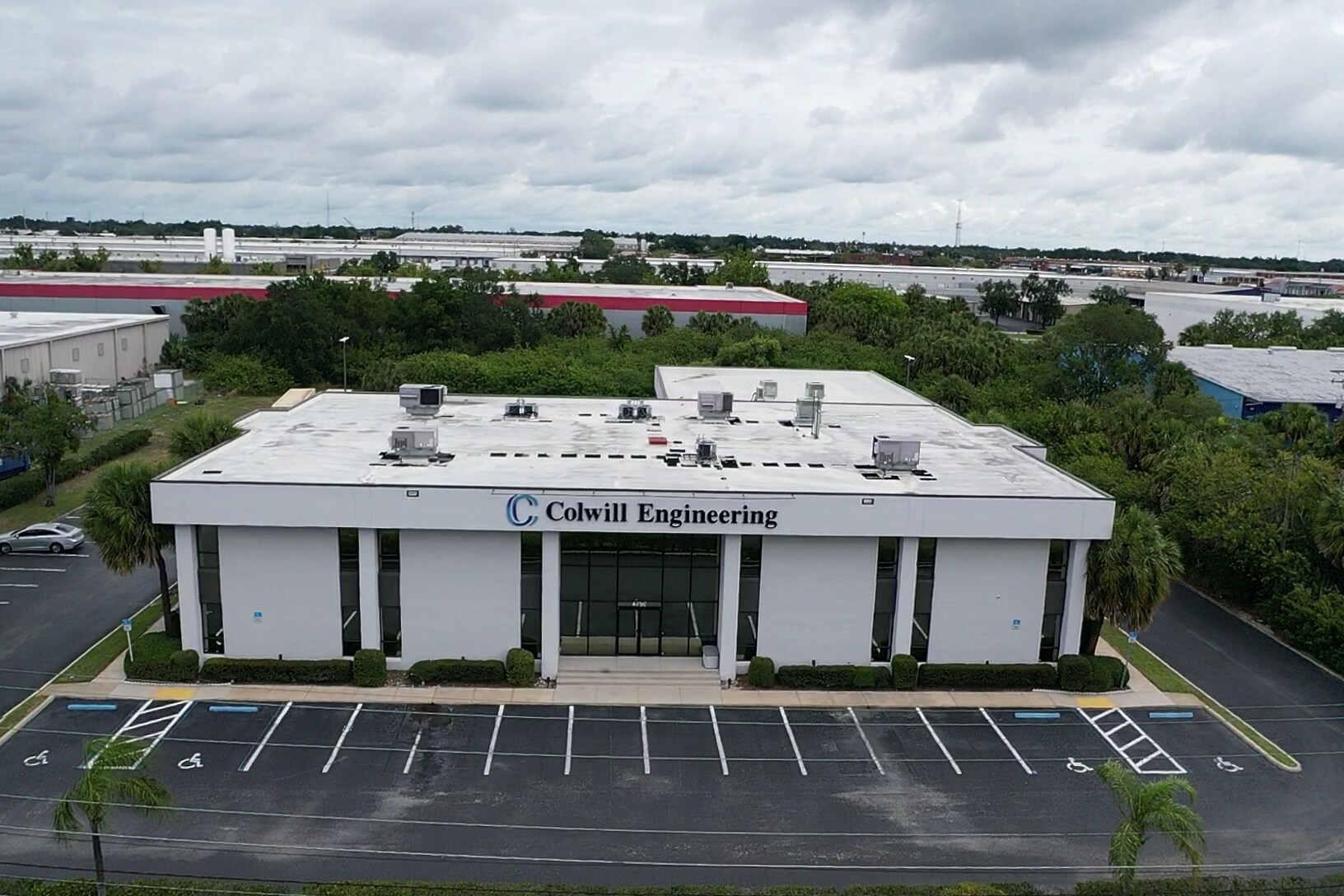4750 E Adamo Dr, Tampa, FL à vendre Photo de l’immeuble– Image 1 sur 11