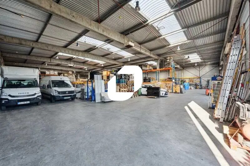 Local d'activités dans SAINT-OUEN-L'AUMONE à vendre - Photo de l’immeuble – Image 2 sur 14