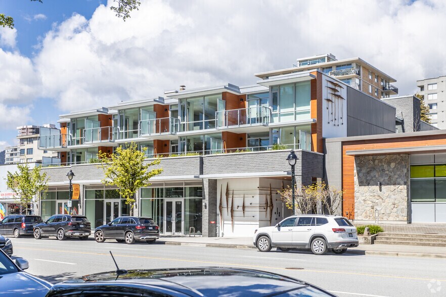 1327 Marine Dr, West Vancouver, BC à vendre - Photo de l’immeuble – Image 3 sur 9
