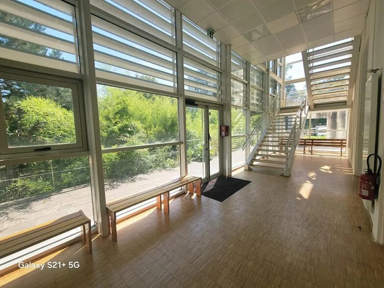 Bureau dans Nogent-sur-Oise à louer - Hall d’entrée – Image 3 sur 7