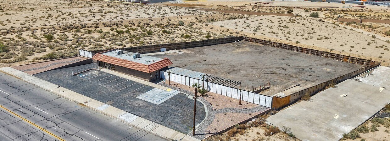2531 W Main St, Barstow, CA à louer Photo principale– Image 1 sur 8