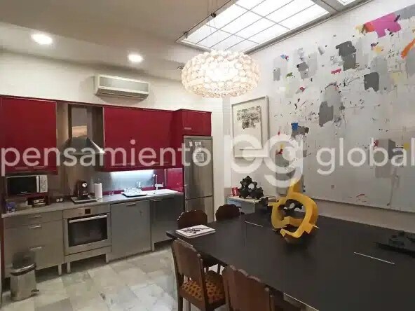 Immeuble residentiel dans Madrid, Madrid à vendre Photo intérieure– Image 1 sur 2