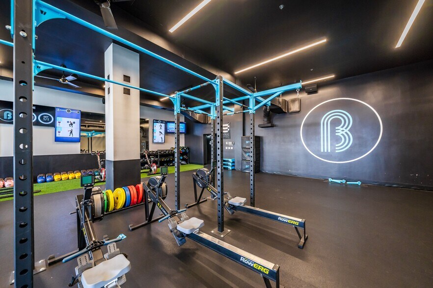 260 W Birch St, Brea, CA à louer - Photo de l’immeuble – Image 3 sur 21