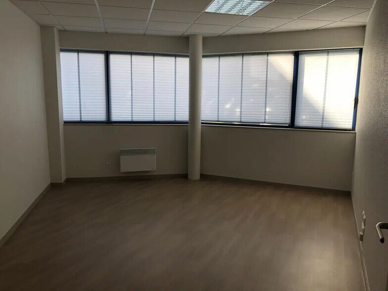 Bureau dans Pacé à louer - Photo de l’immeuble – Image 2 sur 5