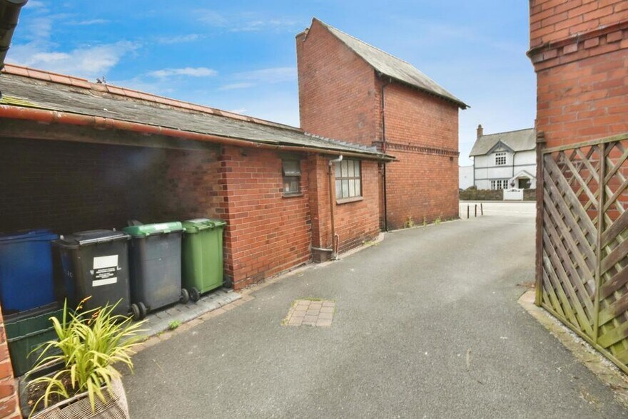 Chester Rd, Wrexham à vendre - Photo de l’immeuble – Image 3 sur 10