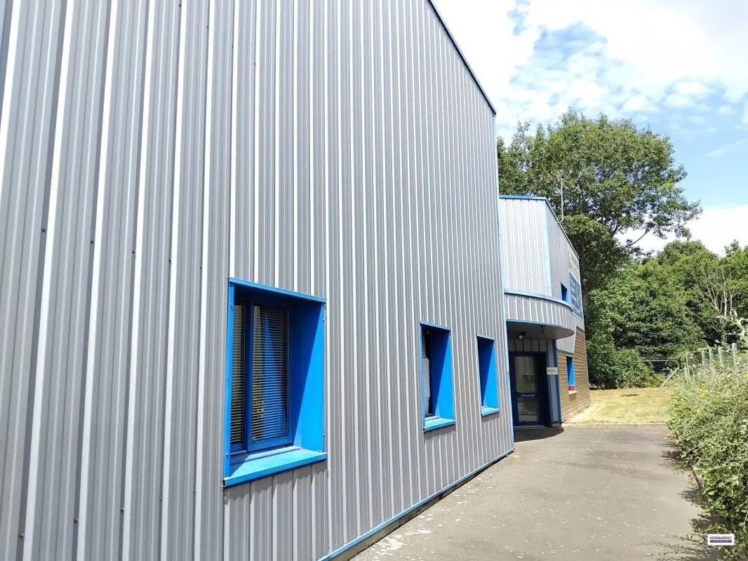 Local d'activités dans La Mézière à vendre Photo de l’immeuble– Image 1 sur 9