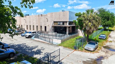 5601-5603 NW 159th St, Hialeah, FL à louer Photo intérieure– Image 2 sur 19