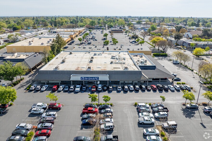 215-285 California St, Woodland, CA à louer - Aérien – Image 2 sur 6