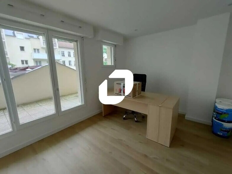 Bureau dans Viroflay à louer - Photo de l’immeuble – Image 1 sur 6